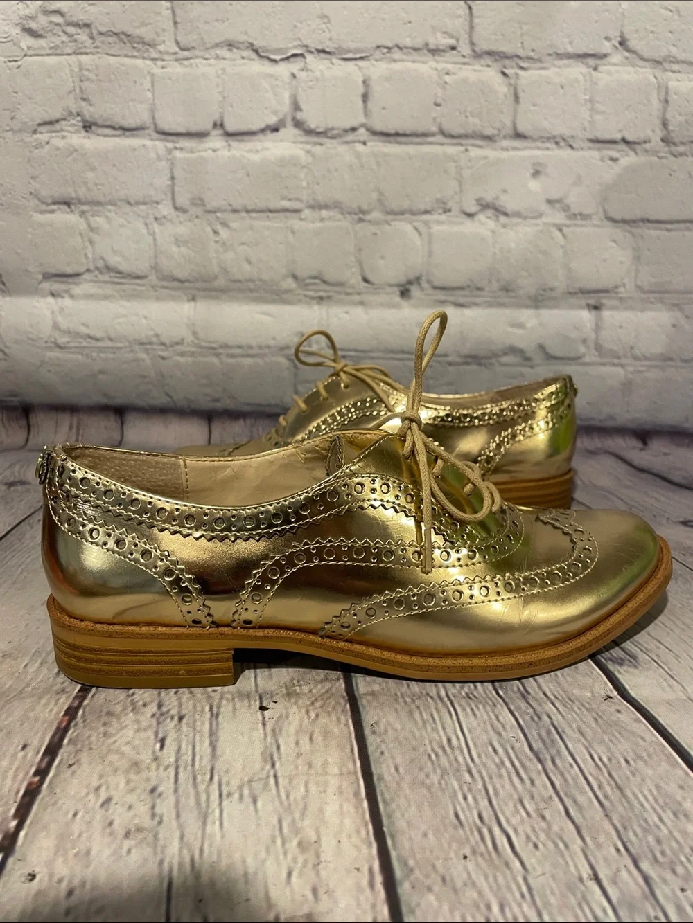 Sam Edelman Women Gold Metallic Wingtip Oxfords Sz 6